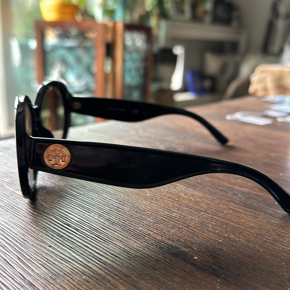 Tory Burch sunglasses. TY7148U. Made for wider face. - Picture 3 of 6